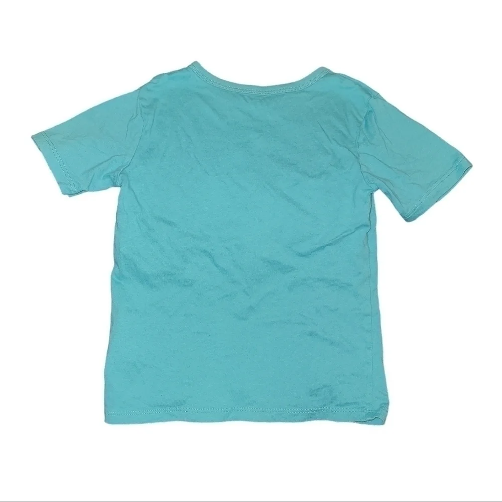 The children’s place size 5T short sleeve shark graphic tee shirt
